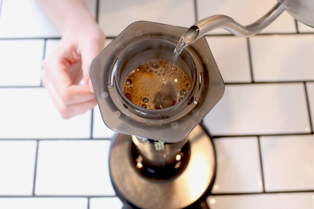 How to use Aeropress - Nossa Familia Coffee